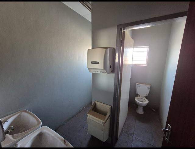 7,250M² INDUSTRIAL YARD TO LET IN ROODEKOP